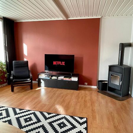 Sentral Og Fargerik Bygardsleilighet Halden Bagian luar foto